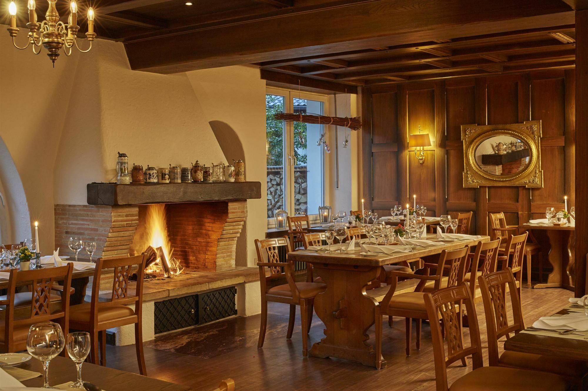 Hyperion Hotel Garmisch - Partenkirchen Exterior photo Restaurant St. Peter