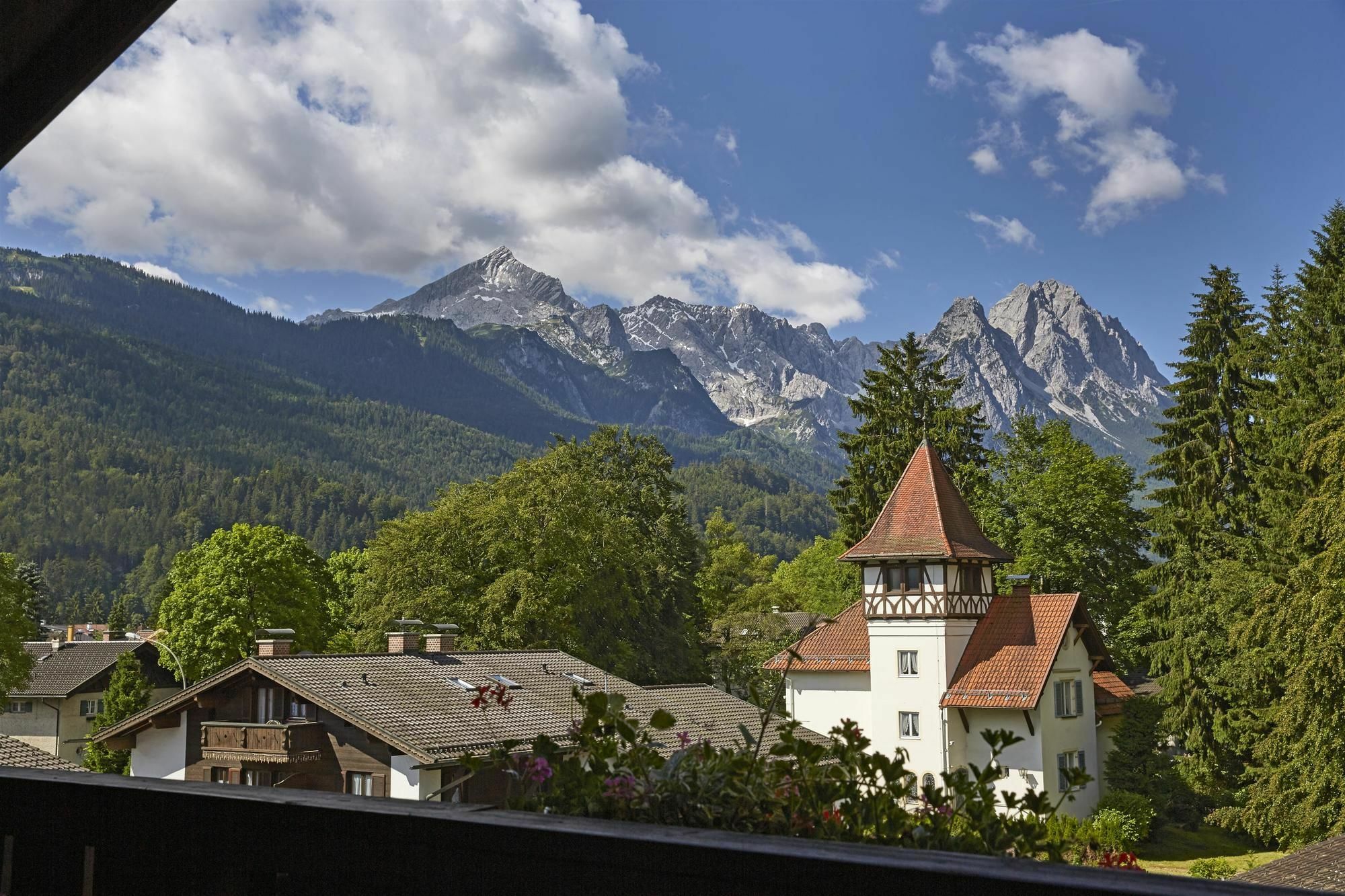 Hyperion Hotel Garmisch - Partenkirchen Exterior photo The village of Oberstdorf